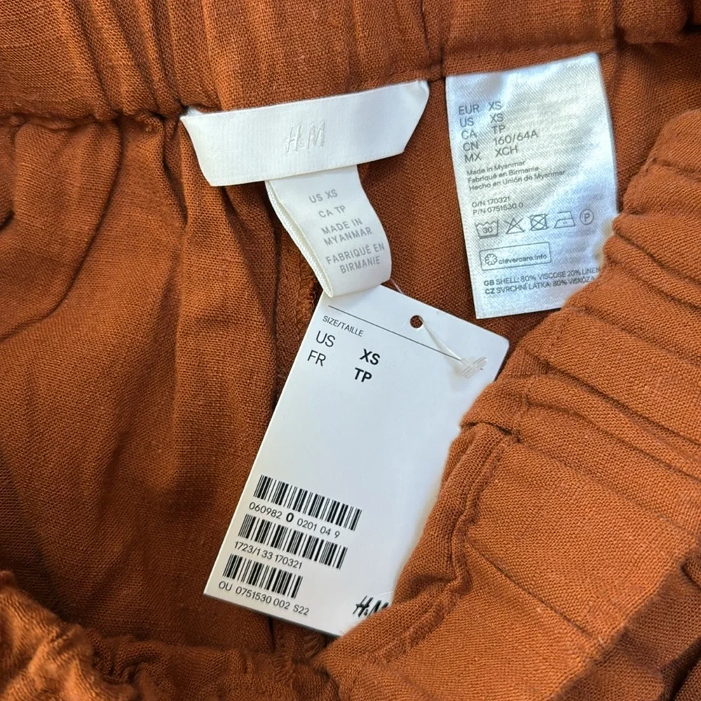 H&M High Waist Rust Shorts - Picture 5 of 6